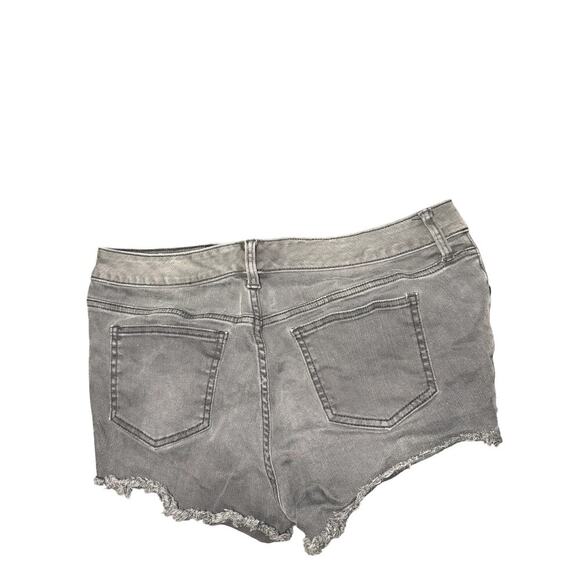 Torrid Black Distressed Floral Raw Hem Denim Shorts Women Size 10 - Picture 2 of 4